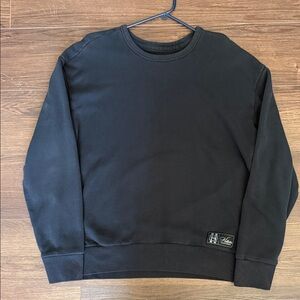 Hollister Men's Classic Black Crewneck Sweater